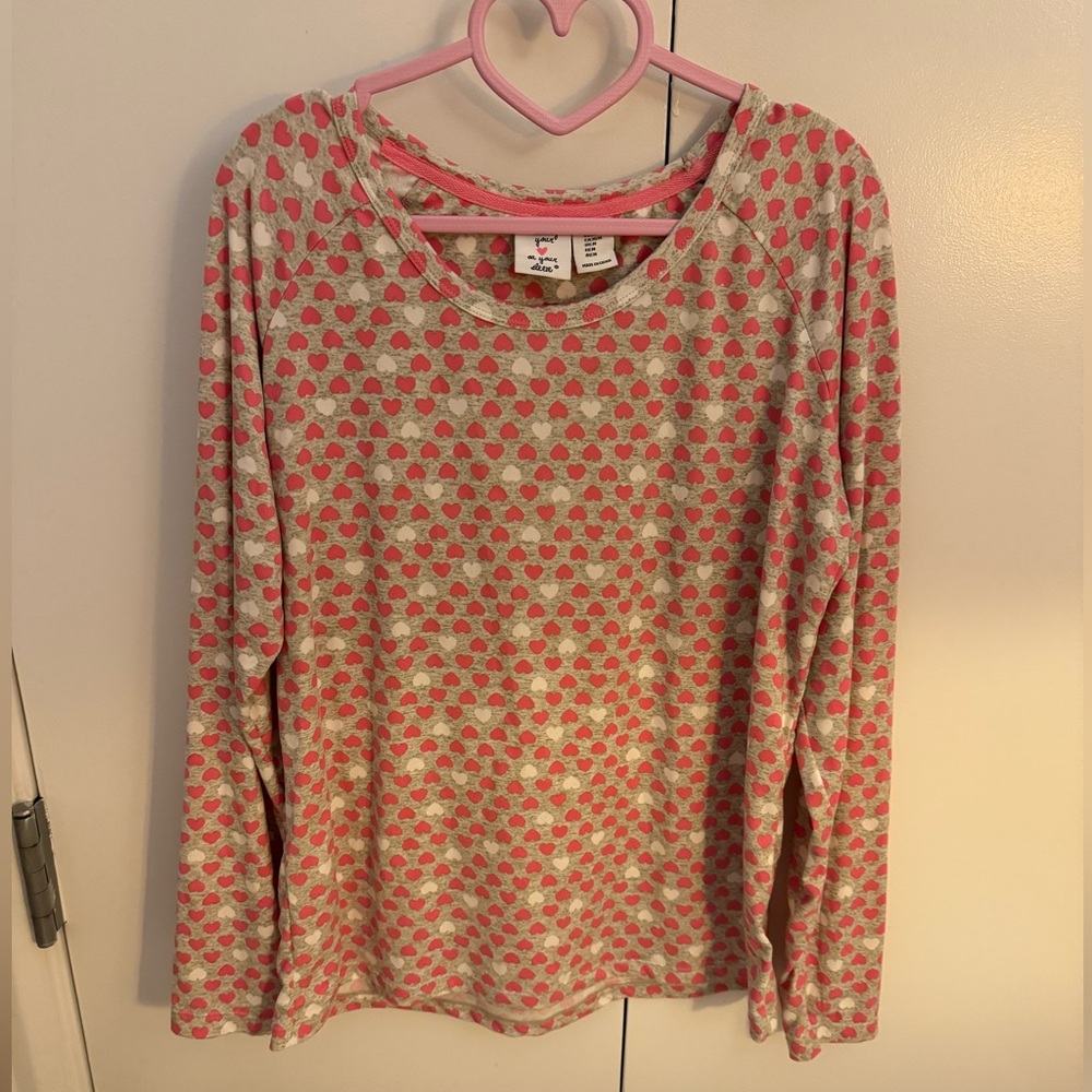 Gray shirt with pink and white hearts
